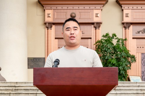梁桂明宣布演练开始.jpg