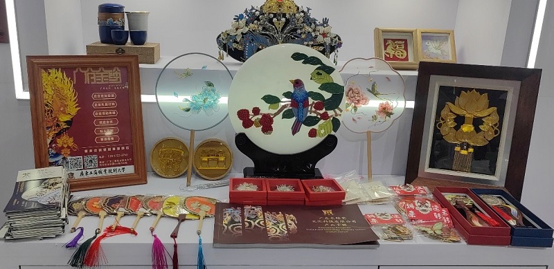 广府金绣作品.jpg 广府金绣作品.jpg